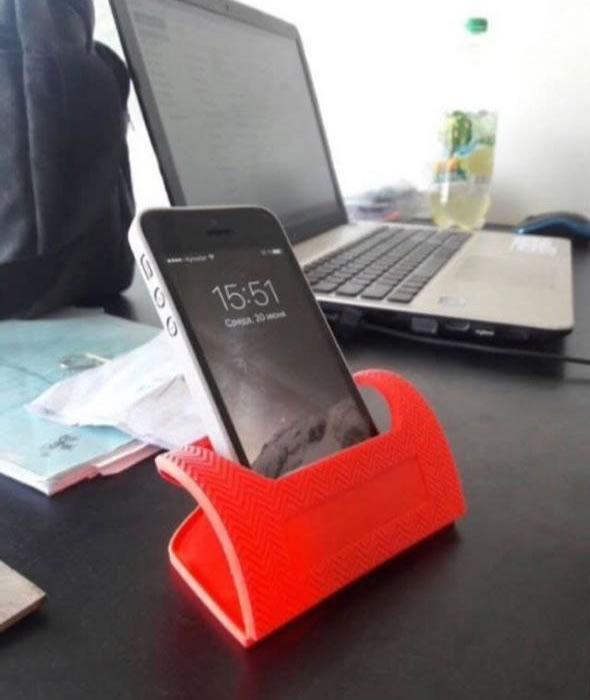 Компактная складная подставка для смартфона