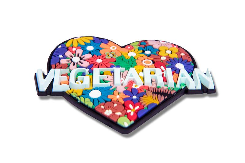 GO VEGAN VEGETERIAN - пластиковые аксессуары - Цветущее сердце вегетарианца. Виниловый магнит по спинке.