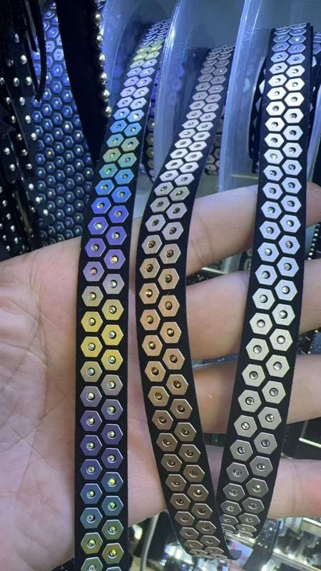 Лампаси - пластиковые аксессуары - Лампаси виготовити замовити